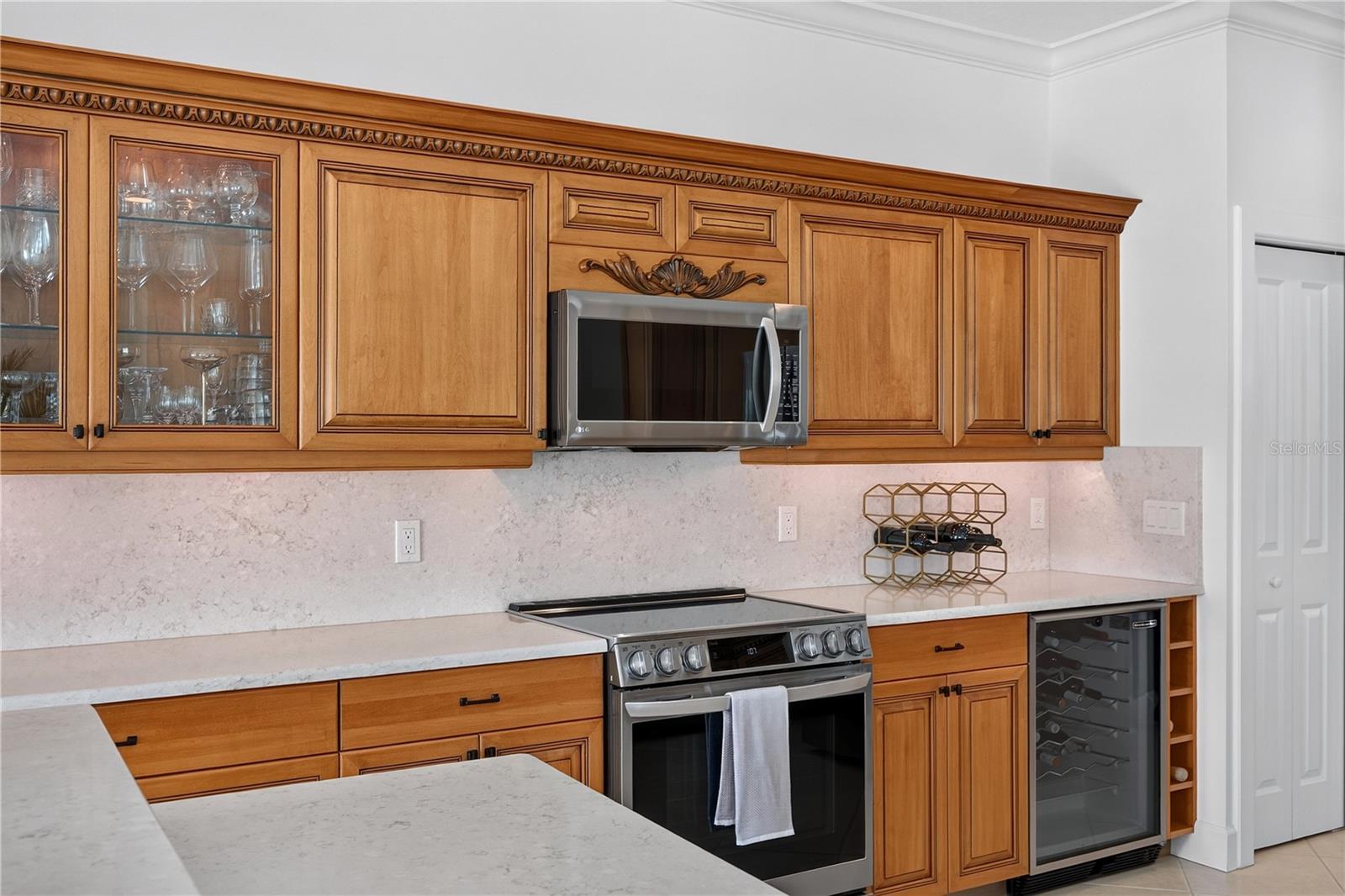 204 POINCIANA LN — photo 26