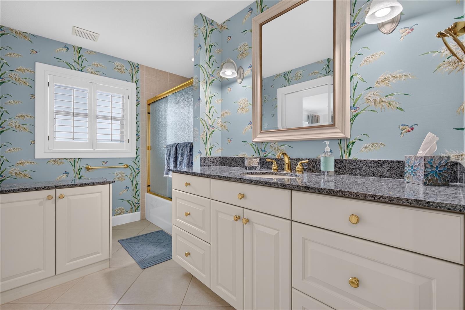 204 POINCIANA LN — photo 40