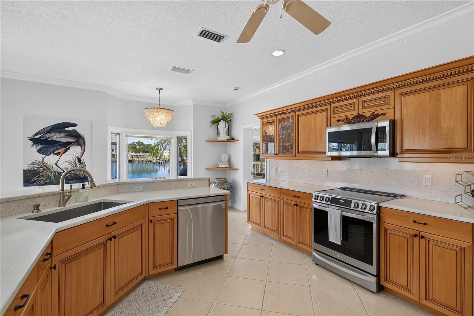 204 POINCIANA LN — photo 29