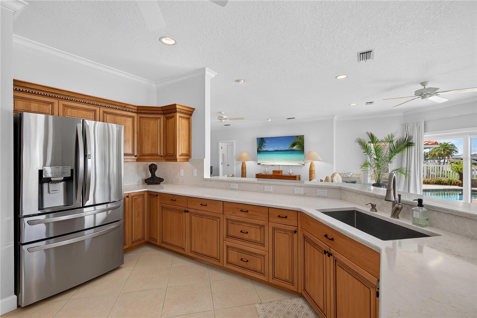 204 POINCIANA LN — photo 30