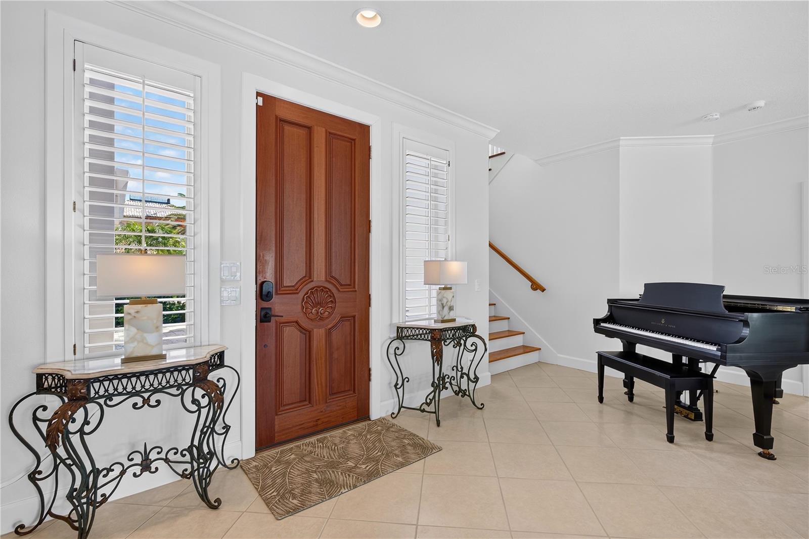204 POINCIANA LN — photo 9