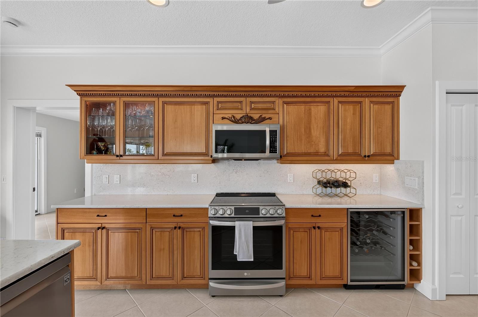 204 POINCIANA LN — photo 32