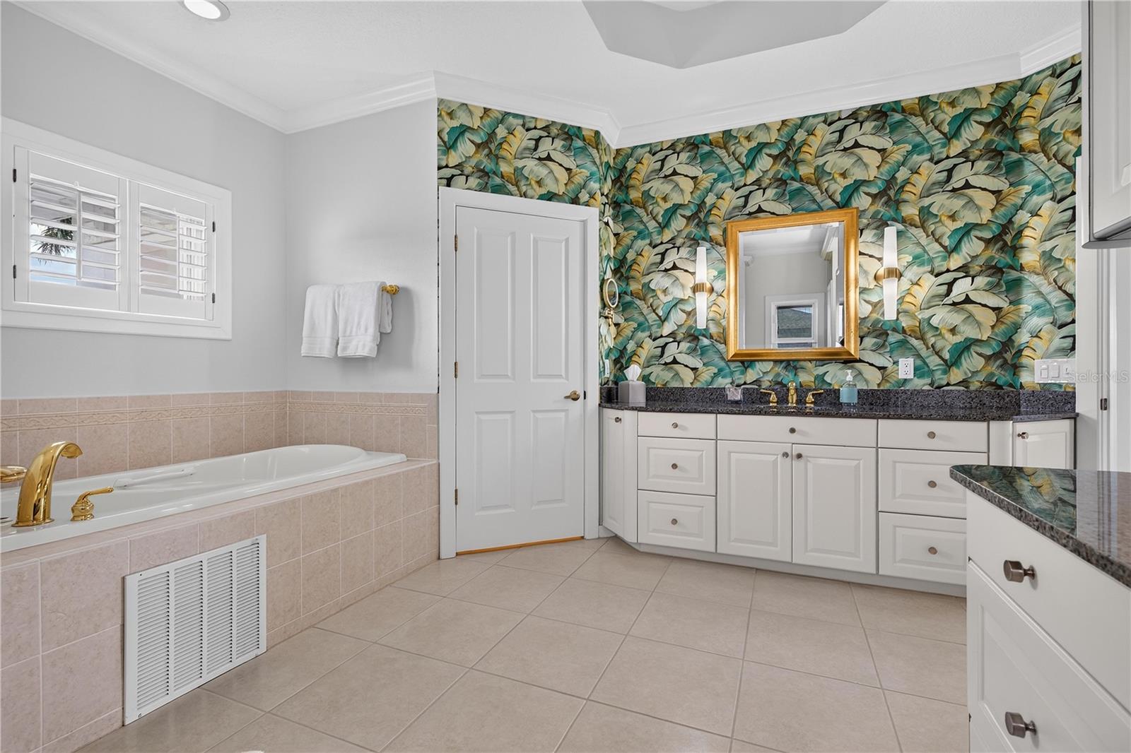 204 POINCIANA LN — photo 67