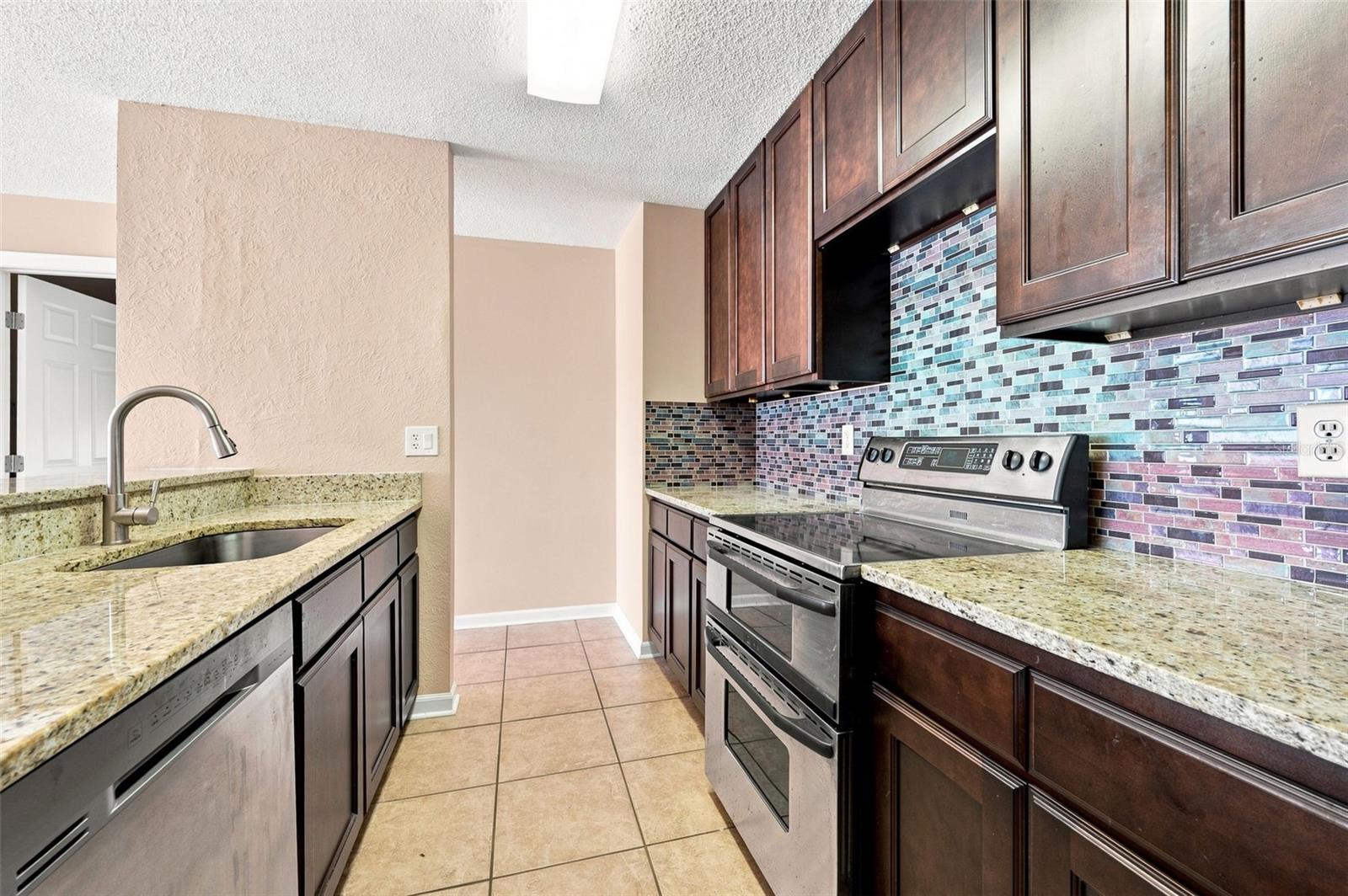 10836 VENICE CIR — photo 13