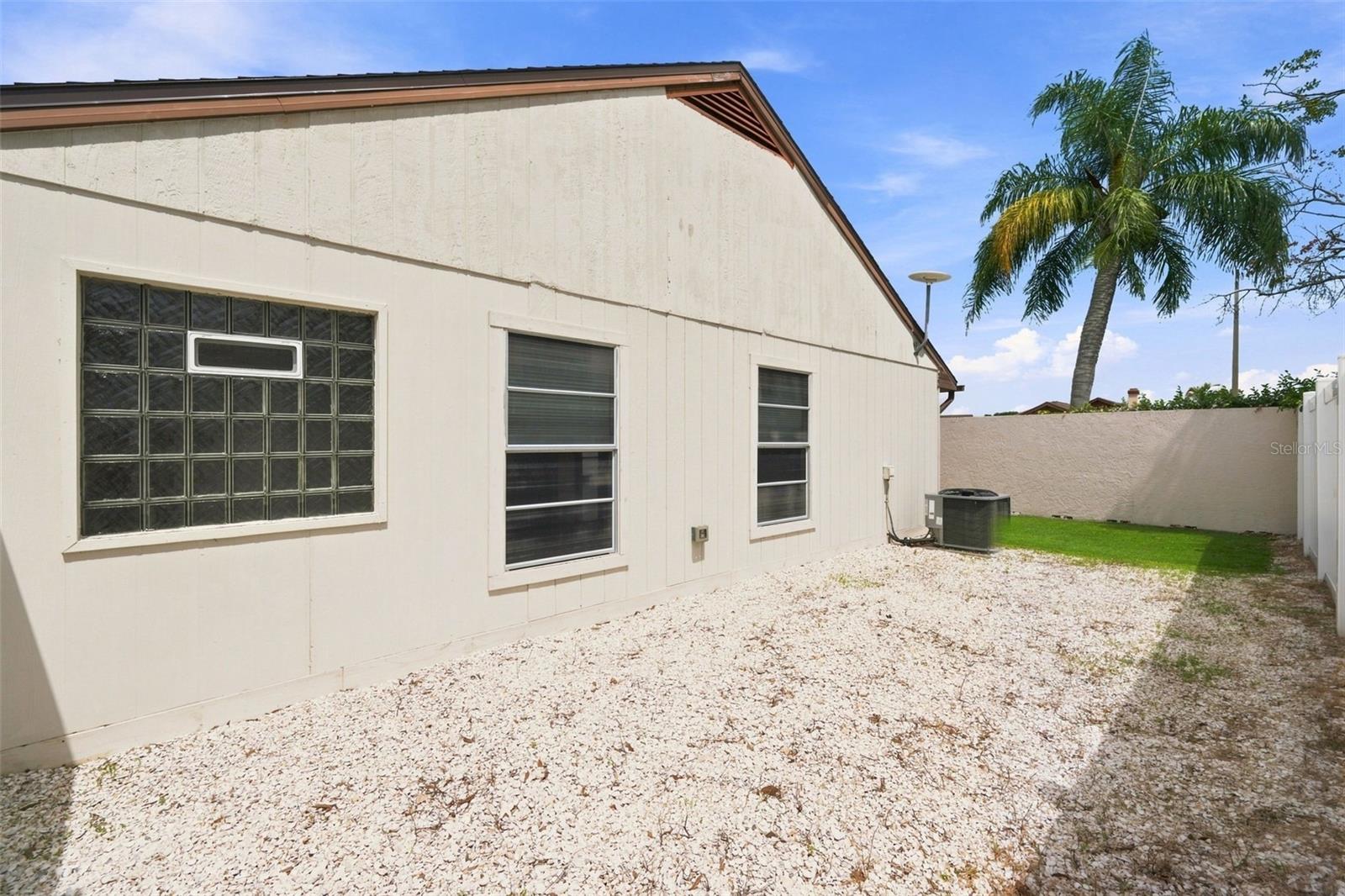 10836 VENICE CIR — photo 36