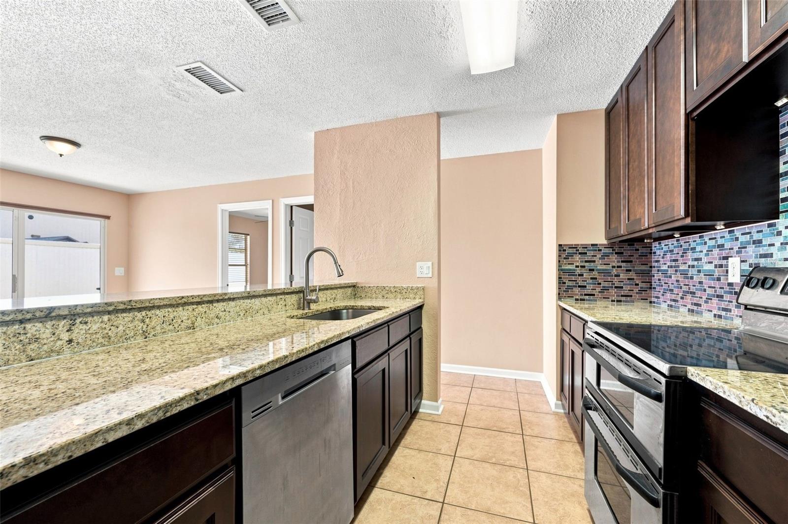 10836 VENICE CIR — photo 12