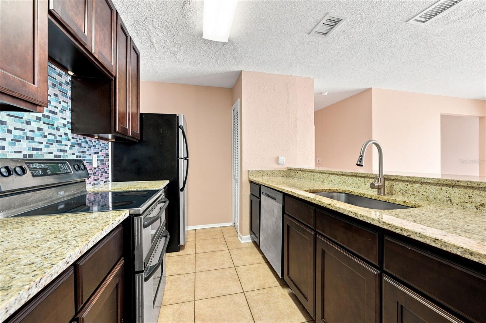 10836 VENICE CIR — photo 11