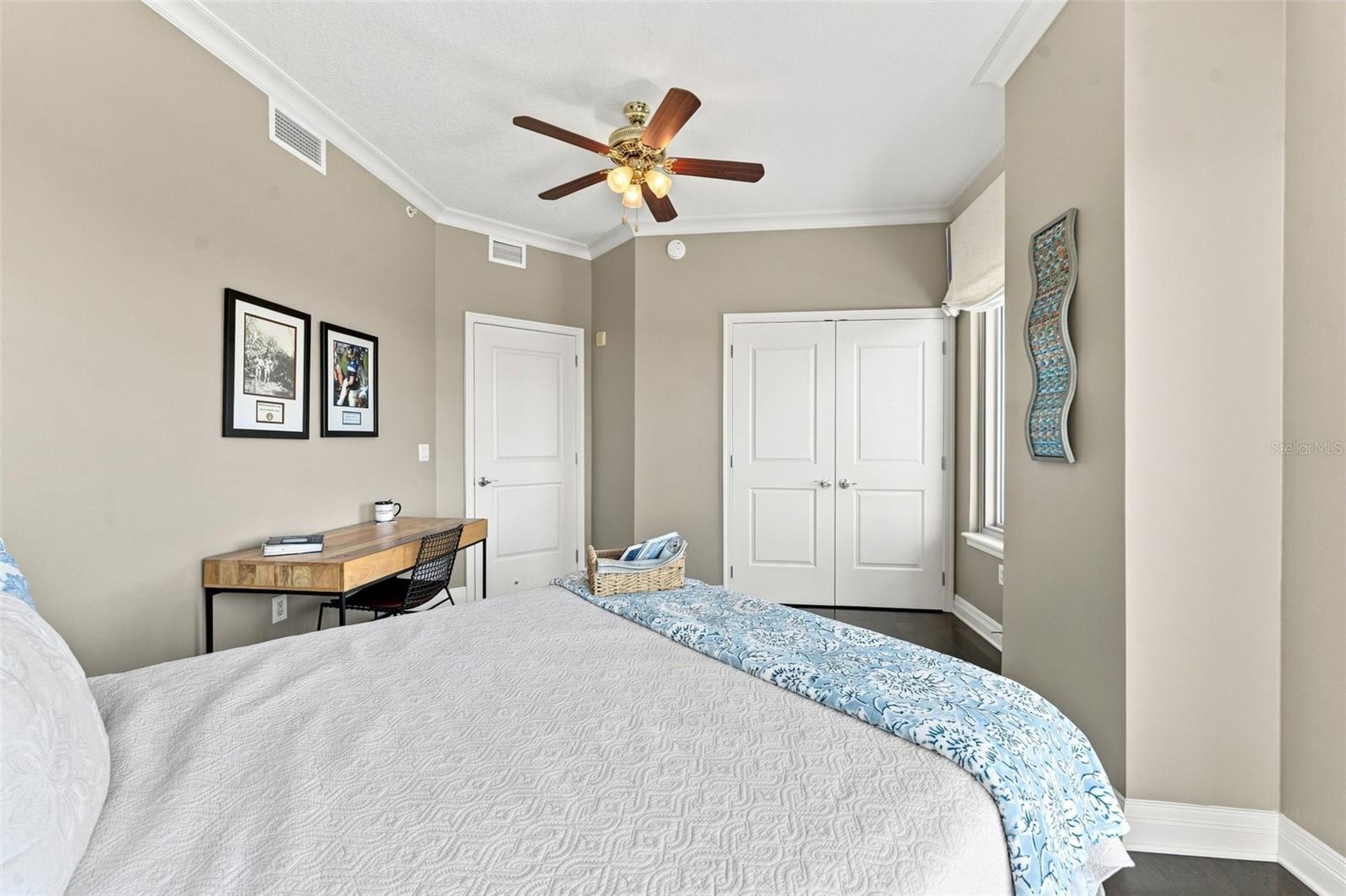 1209 E CUMBERLAND AVE #1404 — photo 28