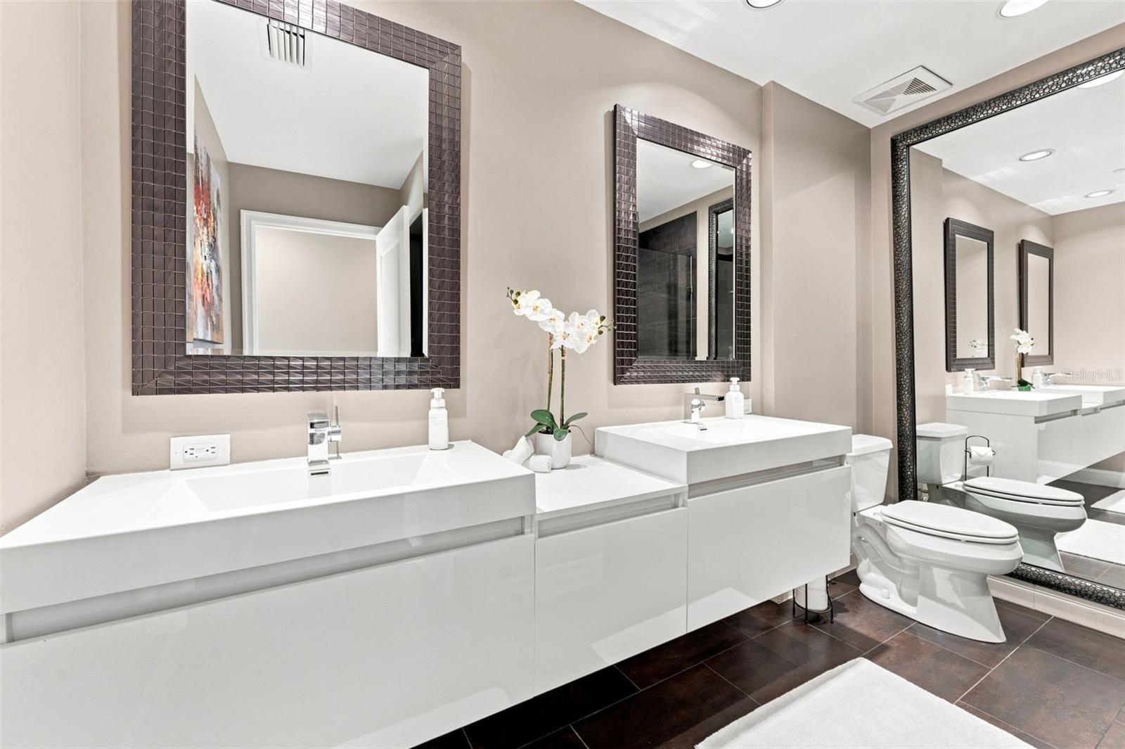 1209 E CUMBERLAND AVE #1404 — photo 19