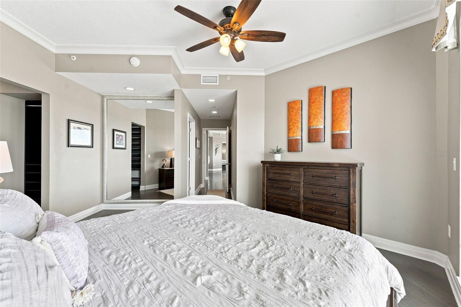 1209 E CUMBERLAND AVE #1404 — photo 18