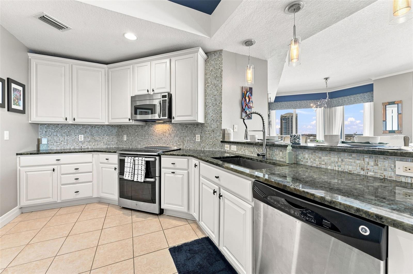1209 E CUMBERLAND AVE #1404 — photo 4