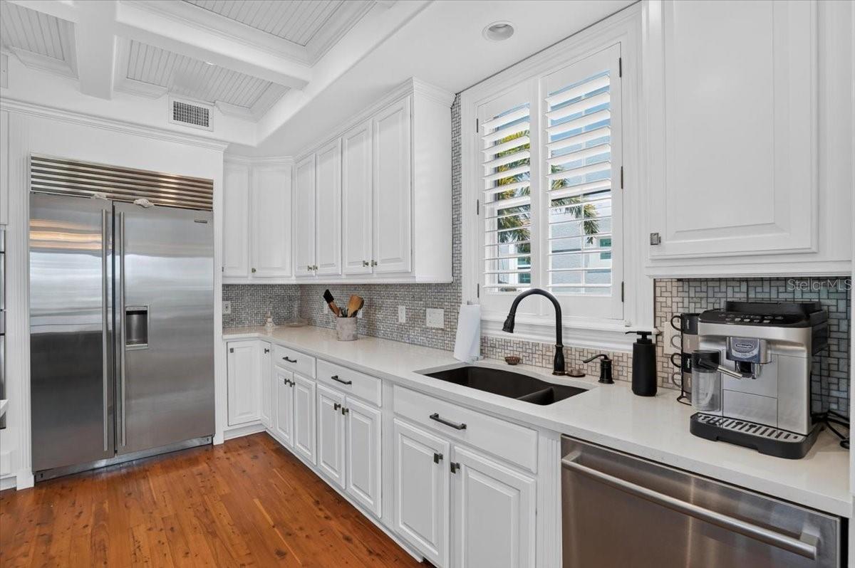 6330 LAGUNA DR — photo 24