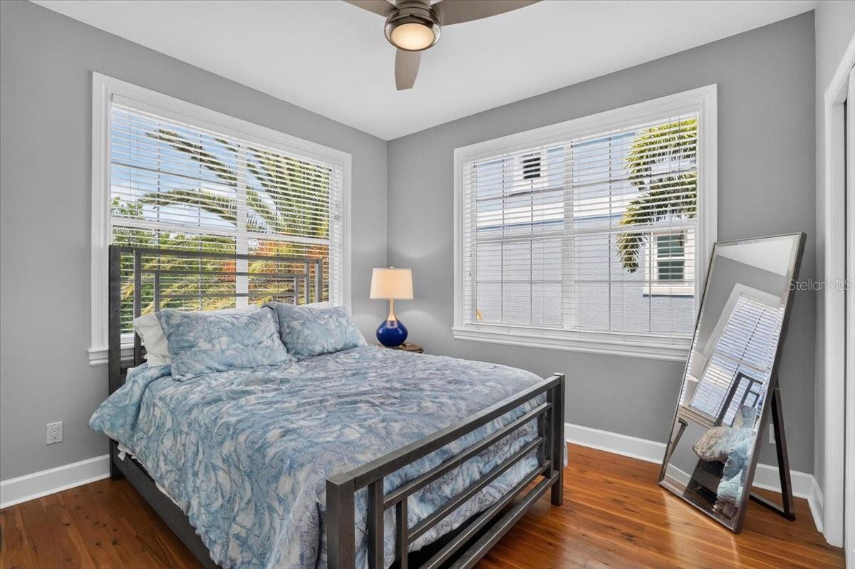 6330 LAGUNA DR — photo 38