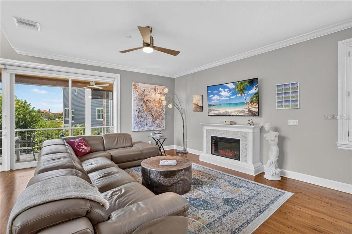 6330 LAGUNA DR — photo 17