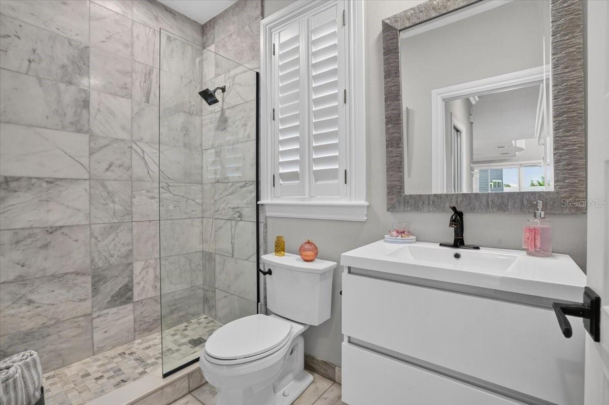 6330 LAGUNA DR — photo 40