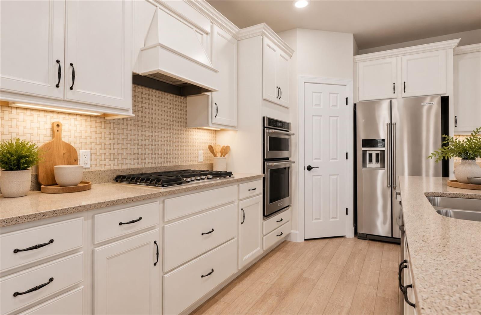 16714 ELLSWORTH AVE — photo 16