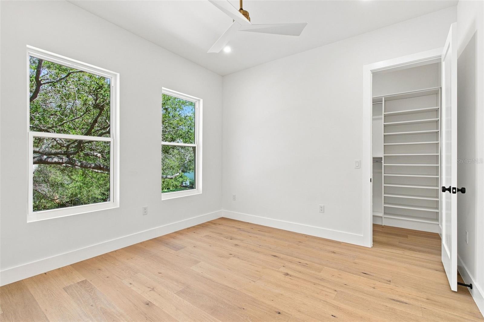 3609 S GARDENIA AVE — photo 45