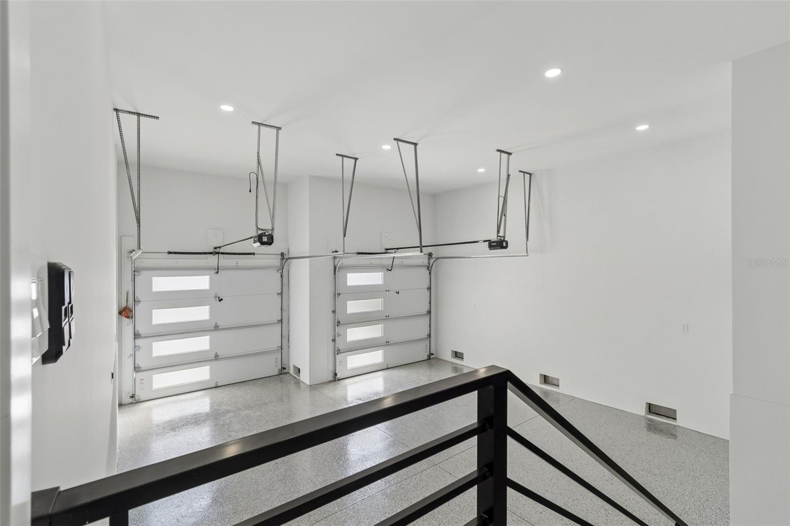 3609 S GARDENIA AVE — photo 11