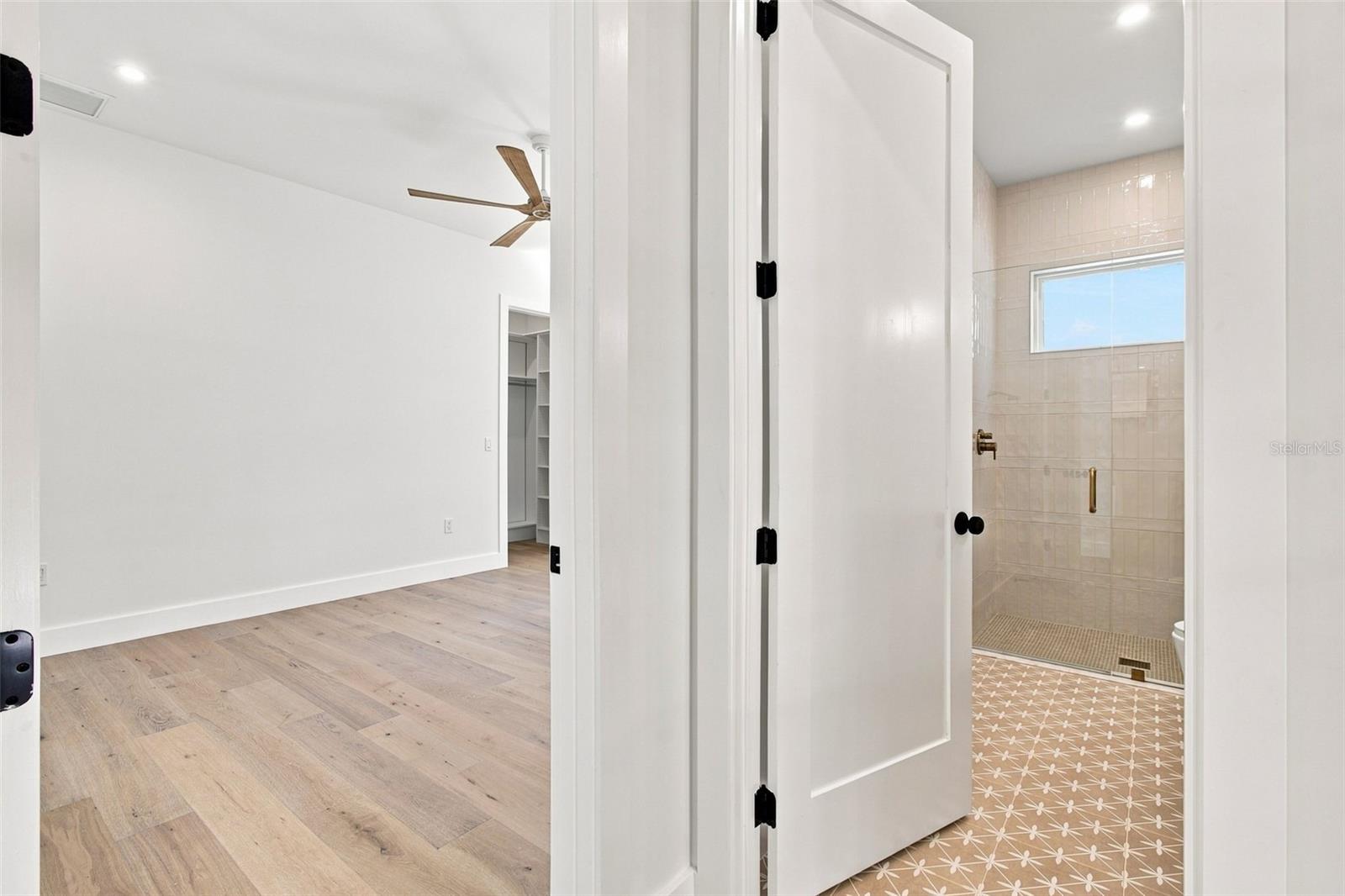 3609 S GARDENIA AVE — photo 35
