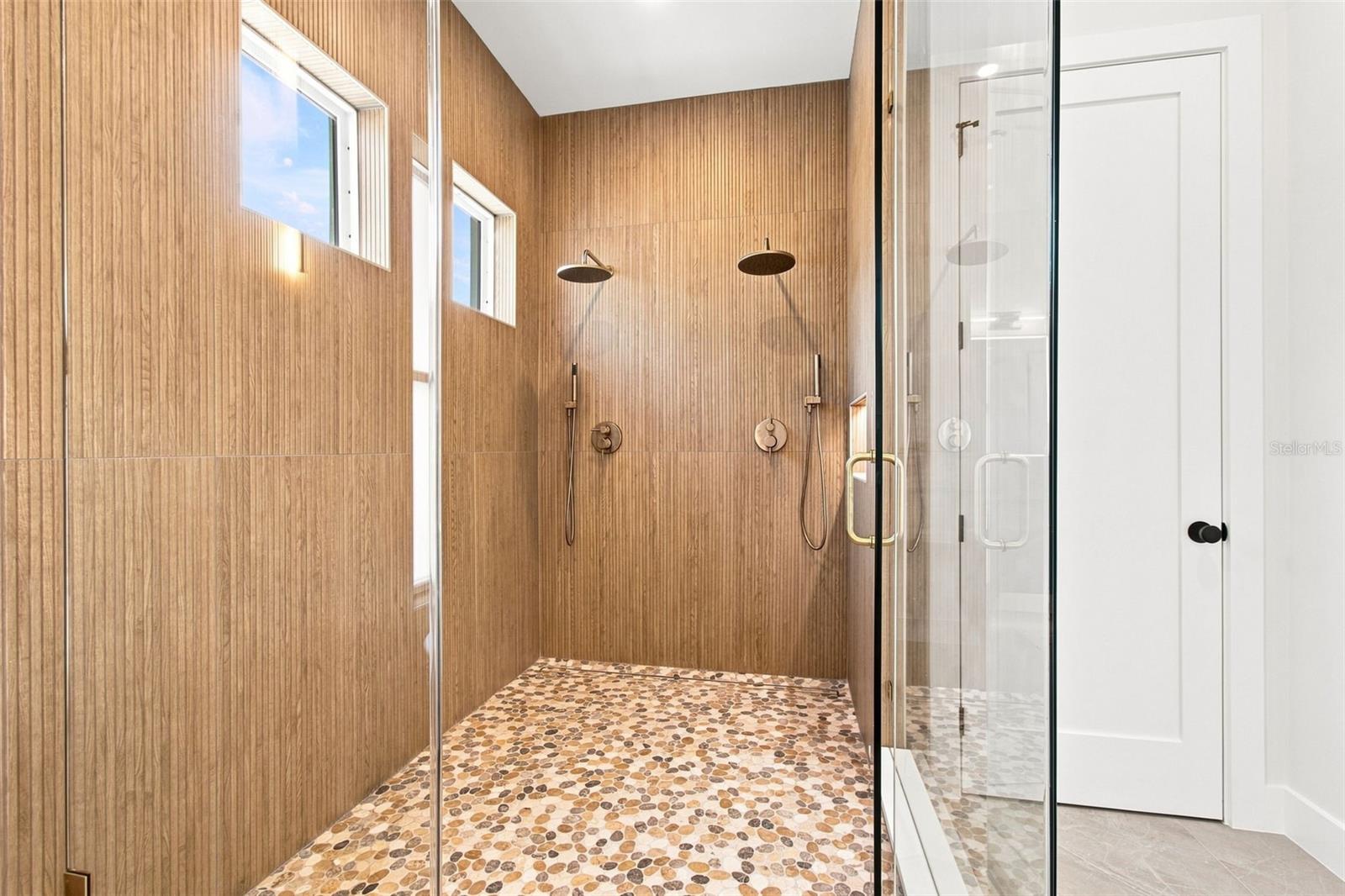 3609 S GARDENIA AVE — photo 68