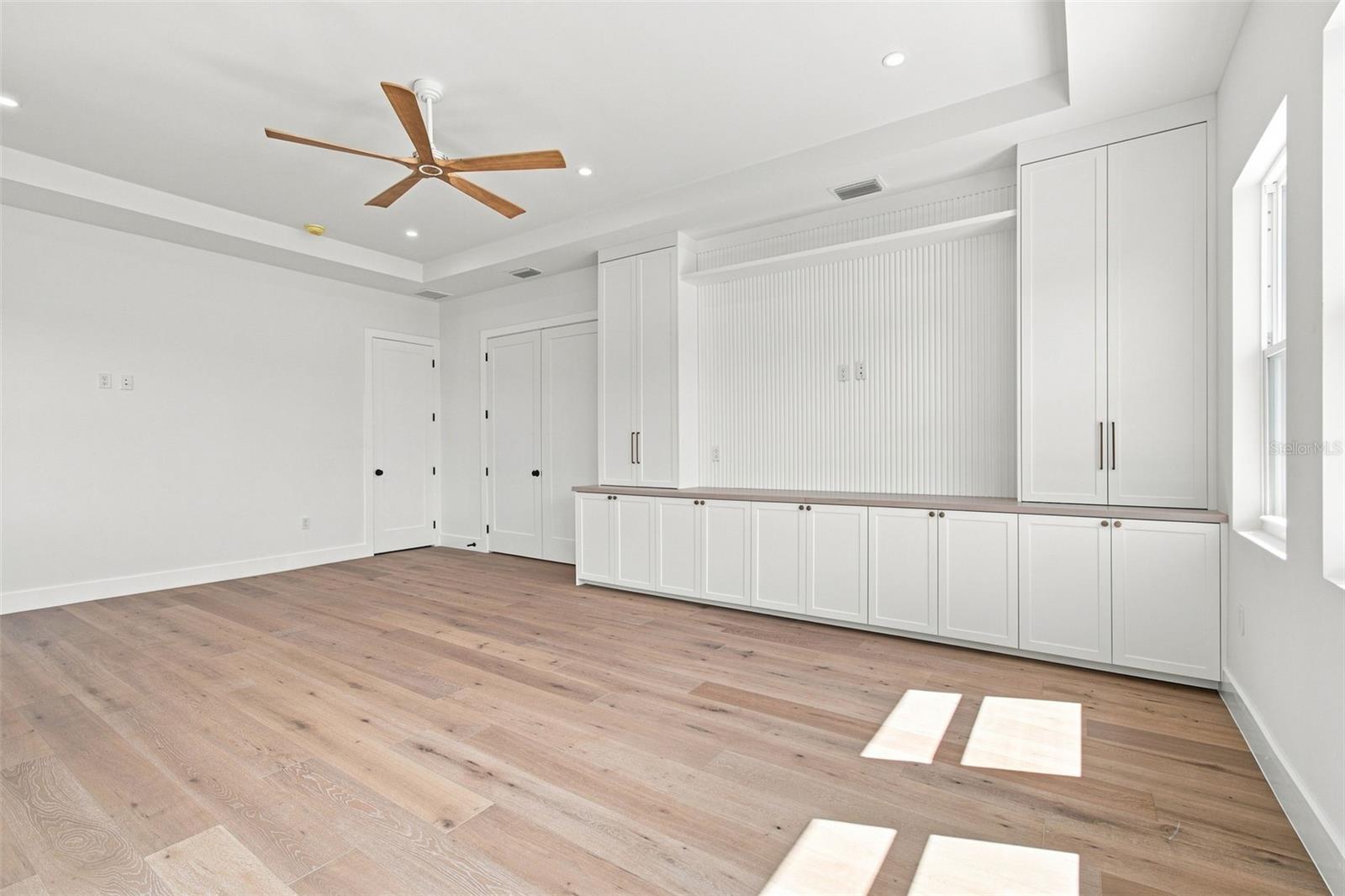 3609 S GARDENIA AVE — photo 51
