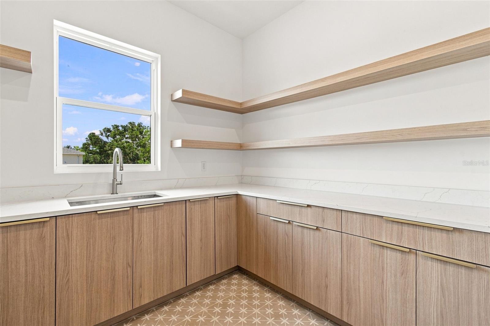 3609 S GARDENIA AVE — photo 42