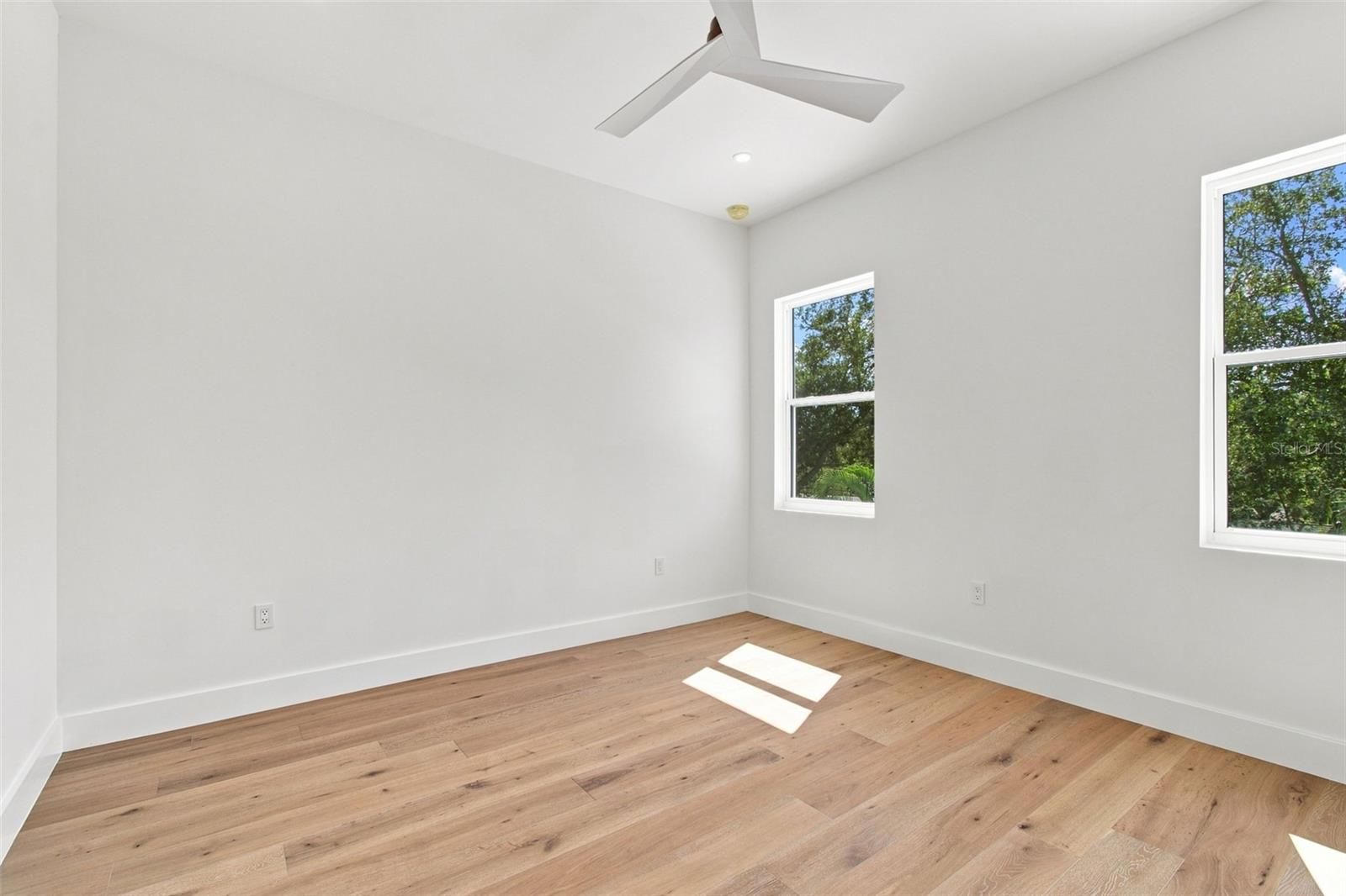 3609 S GARDENIA AVE — photo 55
