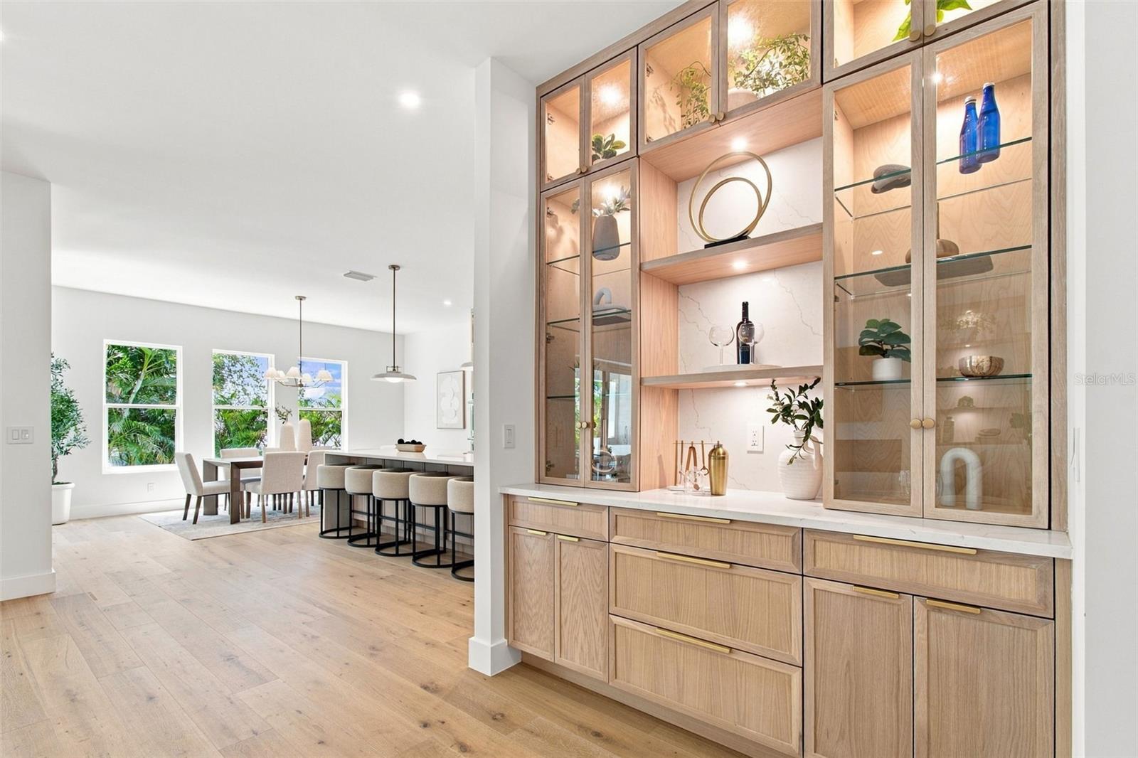 3609 S GARDENIA AVE — photo 17