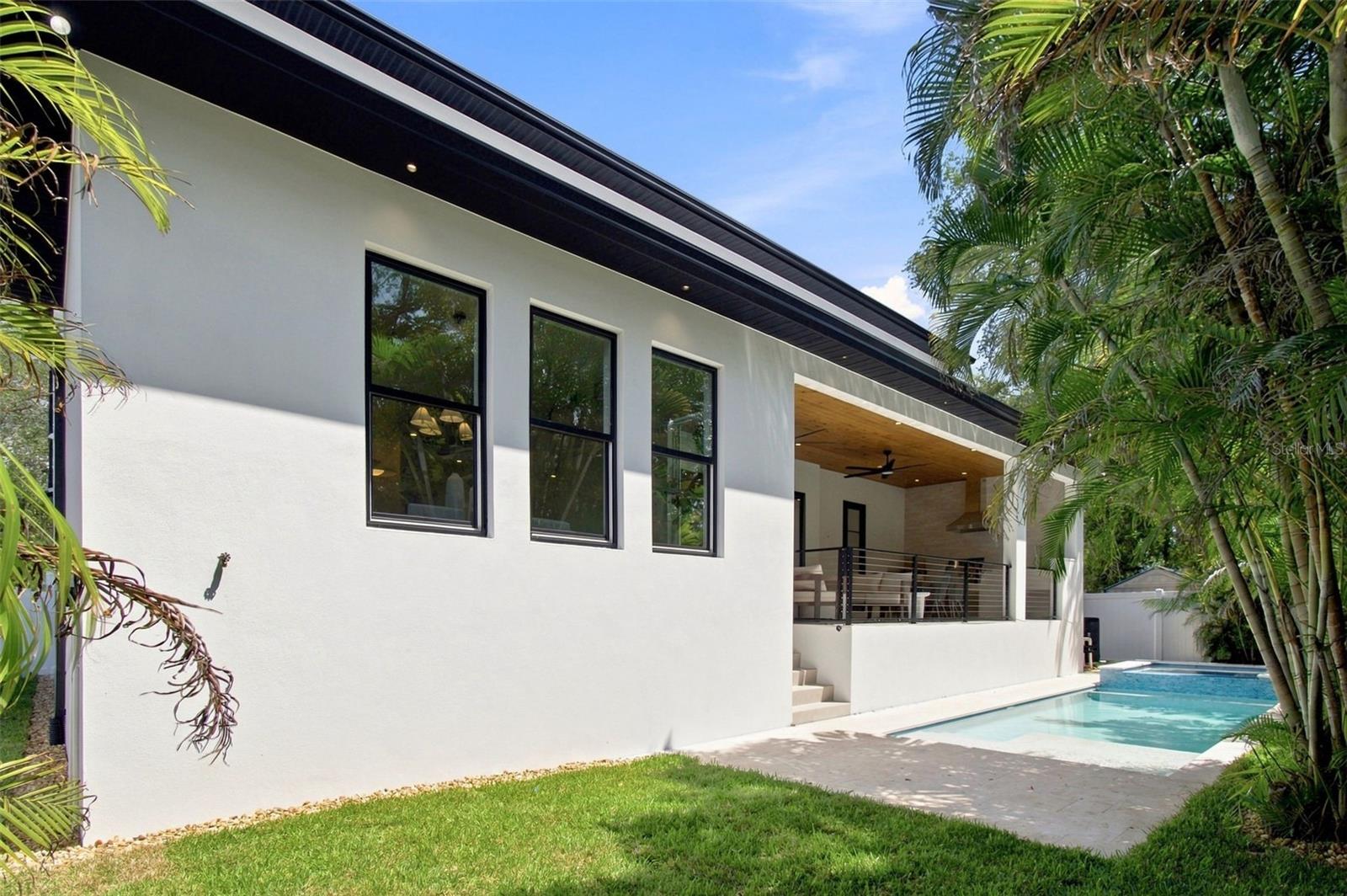 3609 S GARDENIA AVE — photo 79