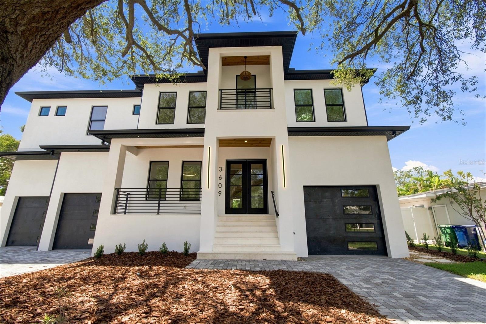 3609 S GARDENIA AVE — photo 3