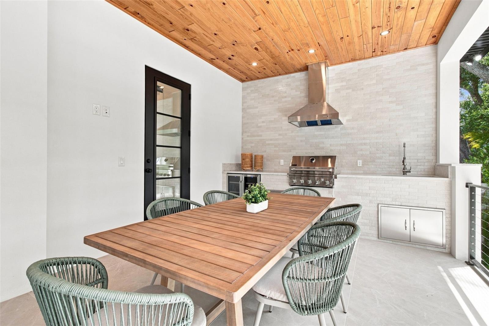 3609 S GARDENIA AVE — photo 74