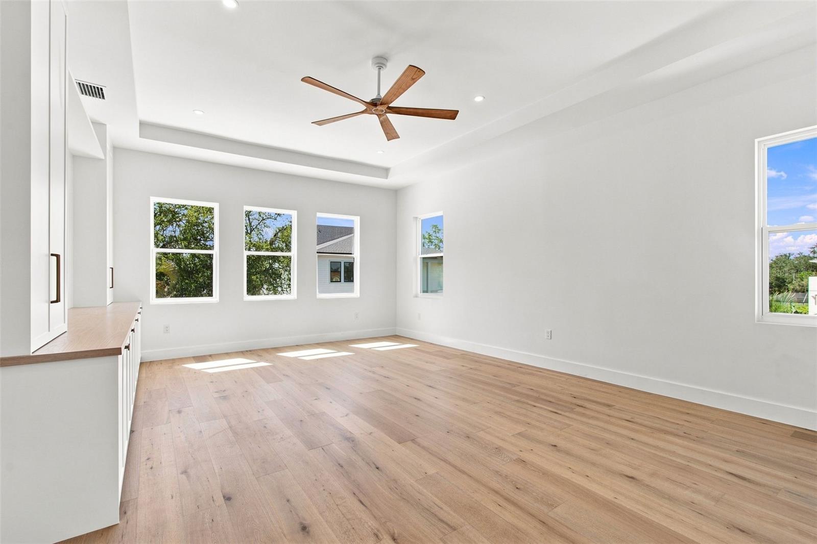 3609 S GARDENIA AVE — photo 50
