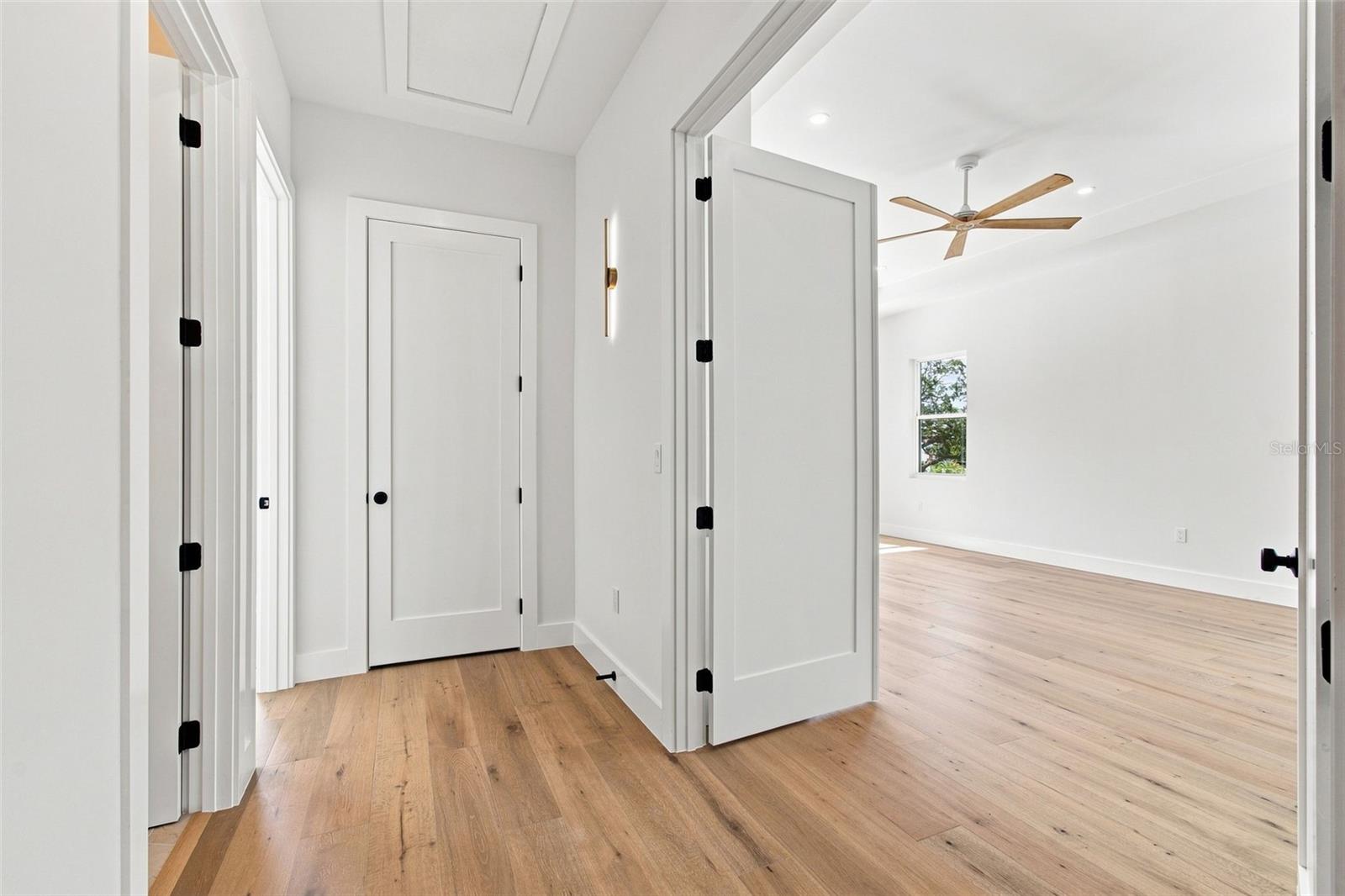3609 S GARDENIA AVE — photo 49