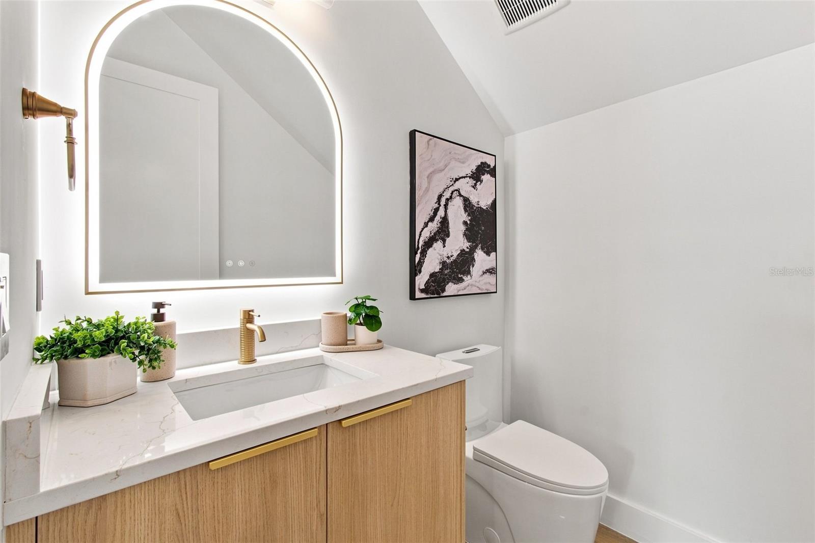 3609 S GARDENIA AVE — photo 9