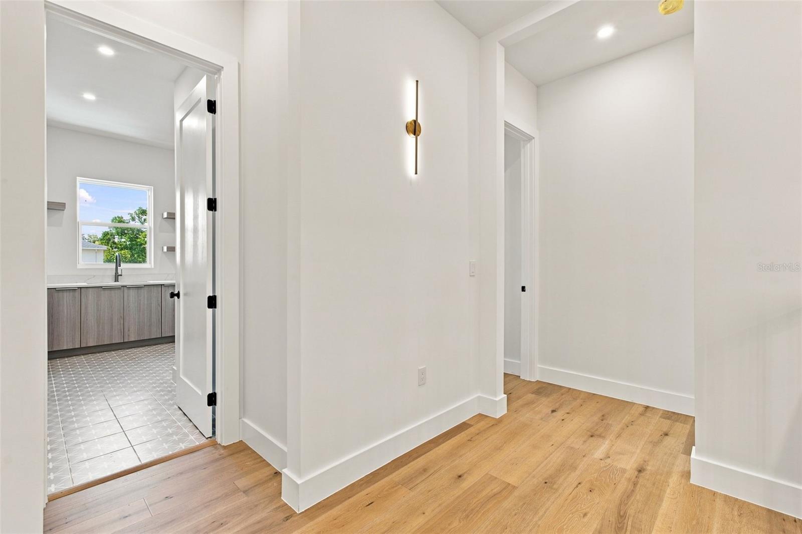 3609 S GARDENIA AVE — photo 40