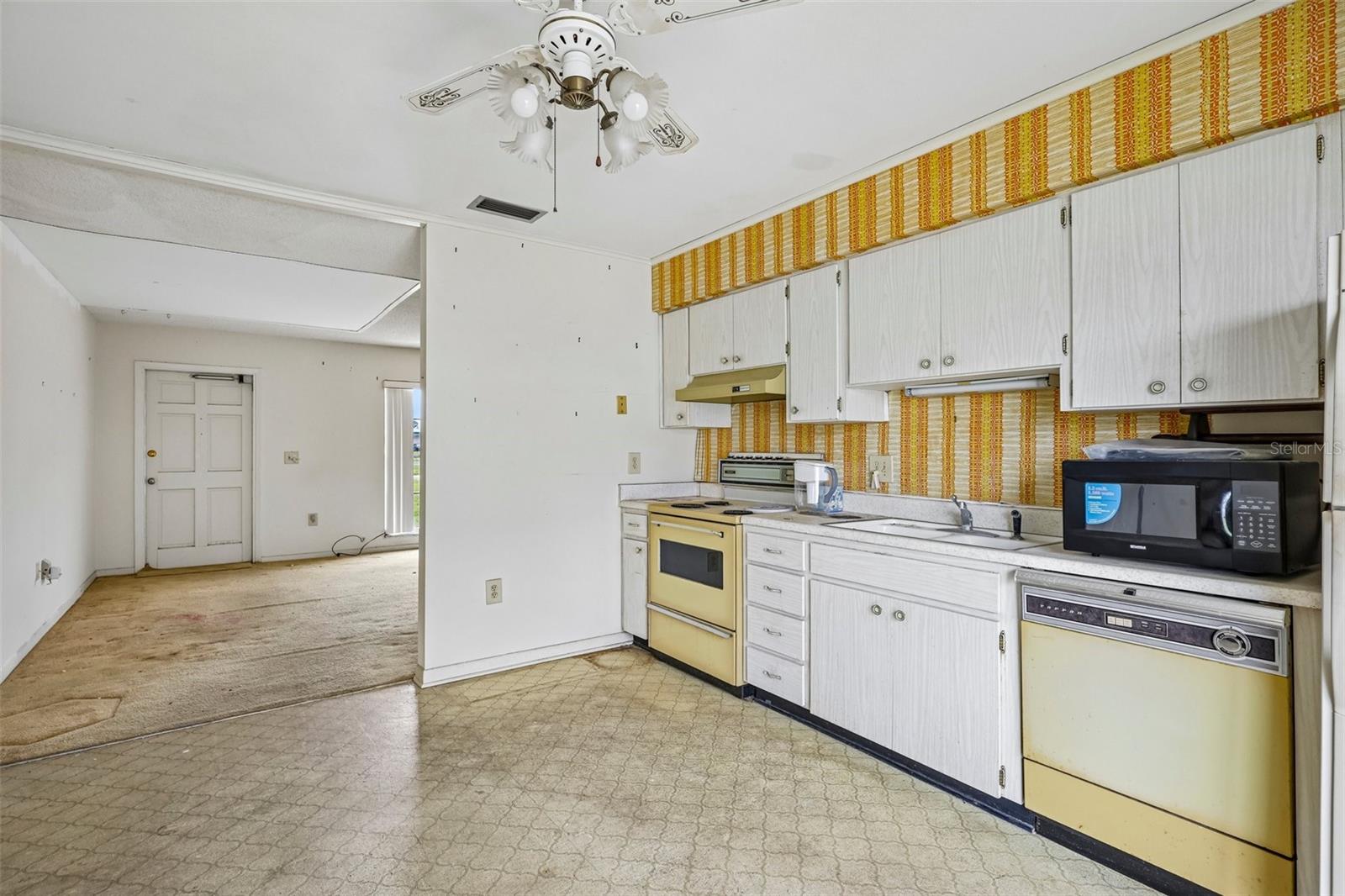 704 RADFORD PL — photo 10