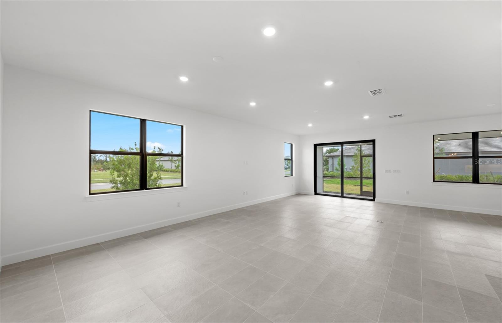 10827 SUN DROP ST — photo 10