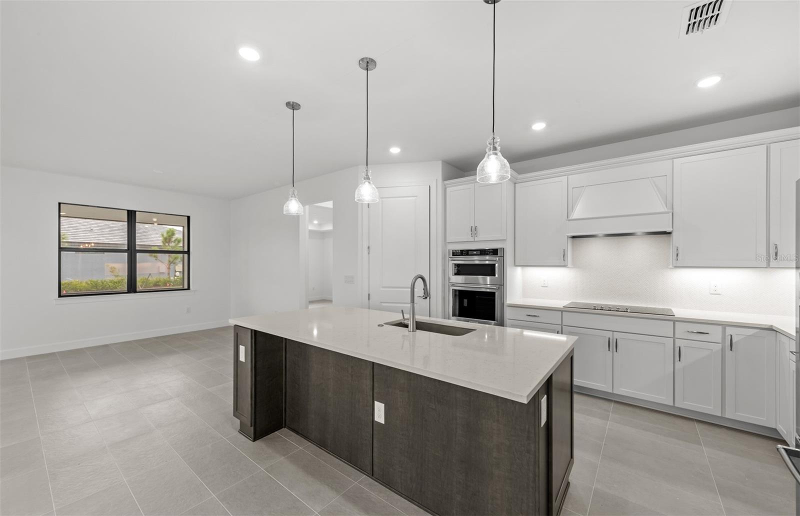 10827 SUN DROP ST — photo 17