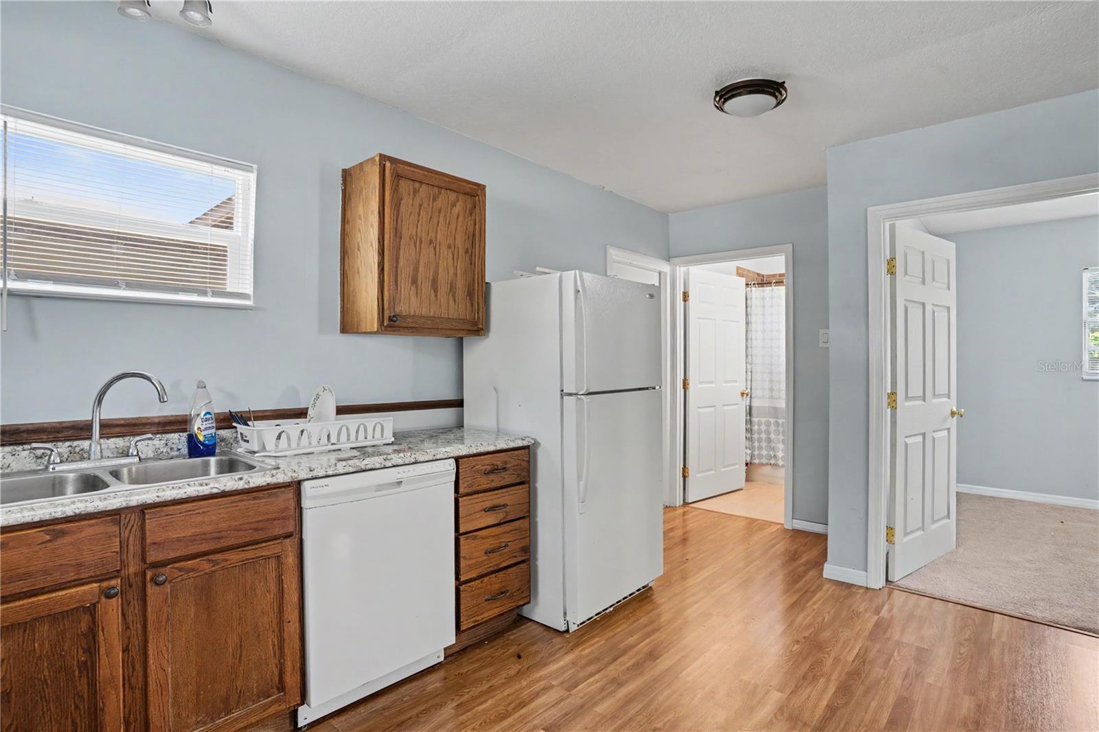 883 SOUTH WIND LN — photo 9