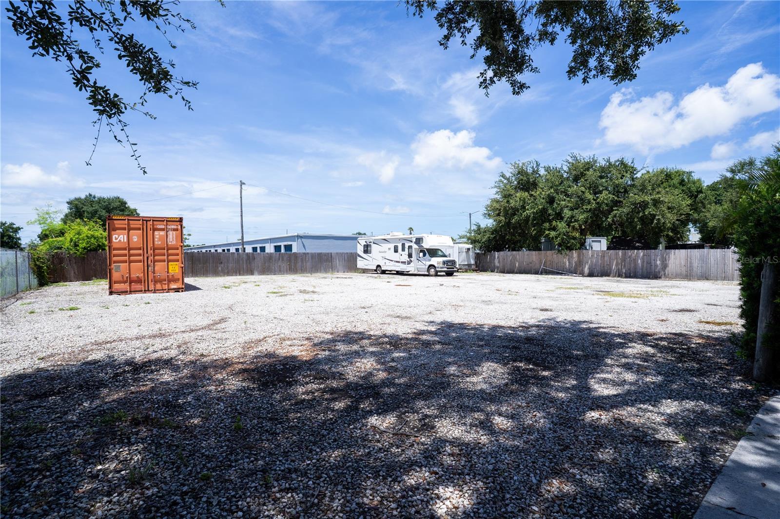 883 SOUTH WIND LN — photo 18