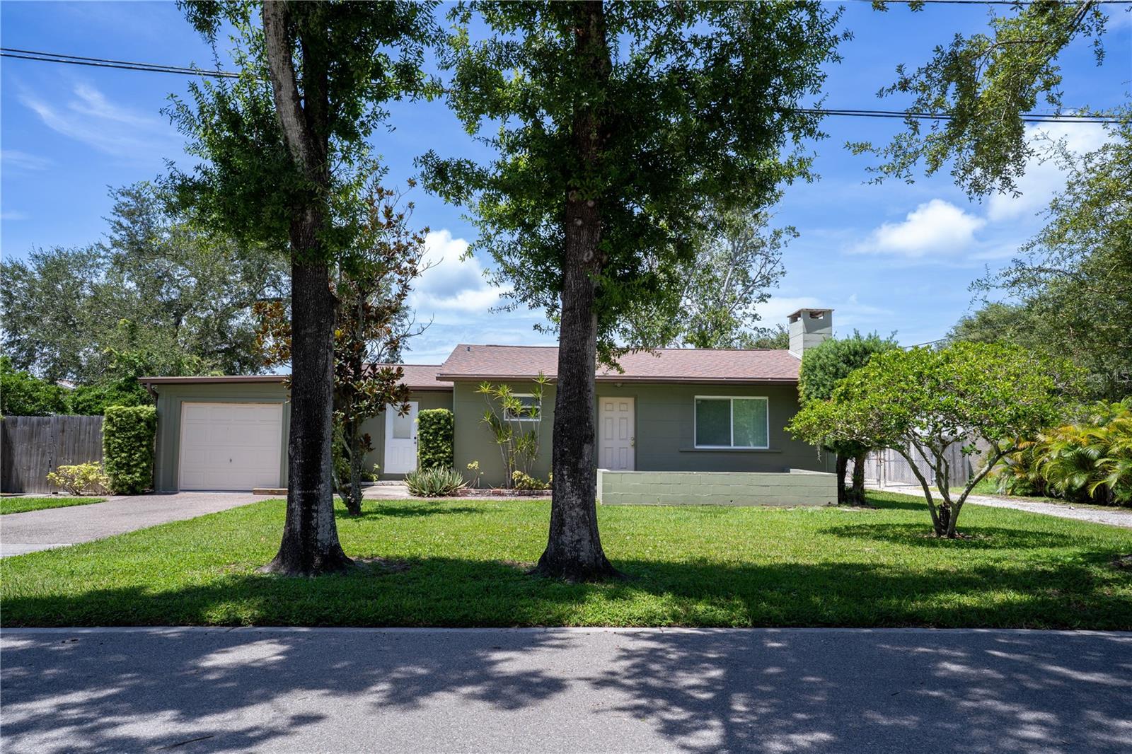 883 SOUTH WIND LN — photo 4