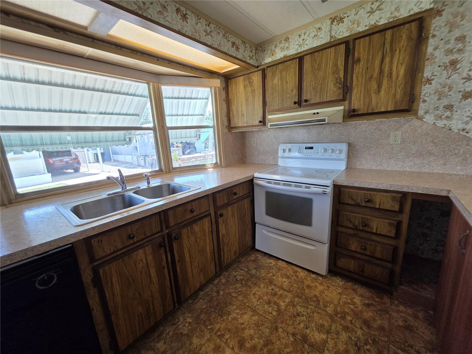 1800 ENGLEWOOD RD #146 — photo 16