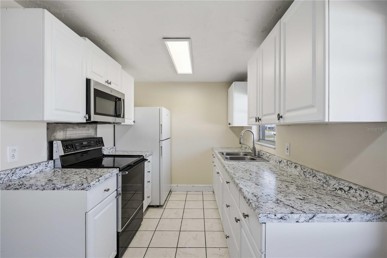 20 W COWLES ST — photo 10