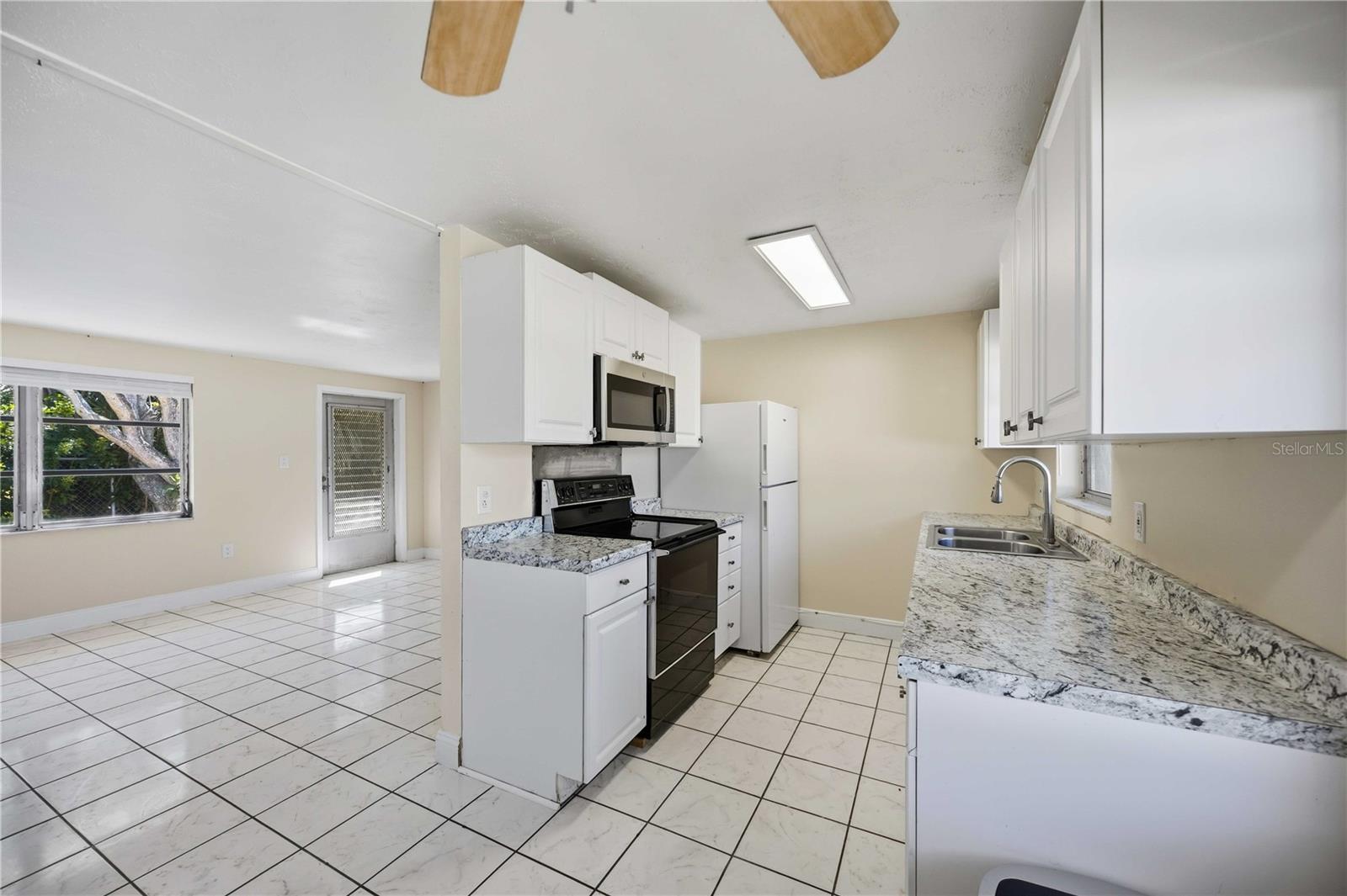 20 W COWLES ST — photo 11