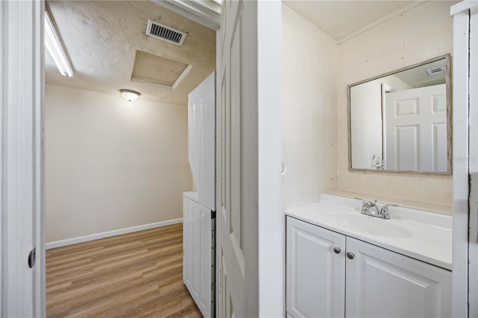 20 W COWLES ST — photo 27