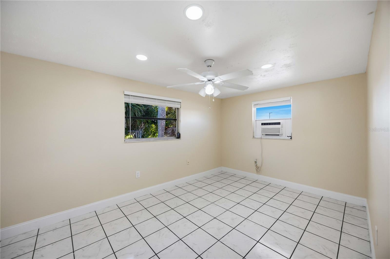 20 W COWLES ST — photo 13
