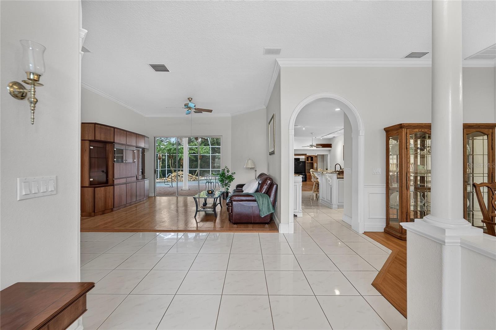 8929 GARNER CT — photo 9