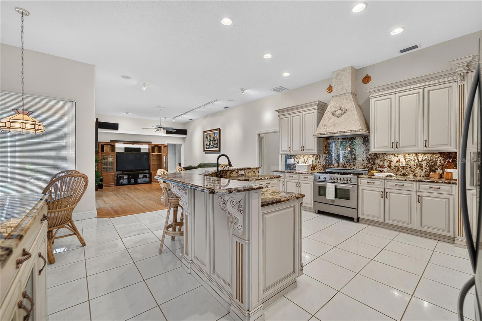 8929 GARNER CT — photo 27