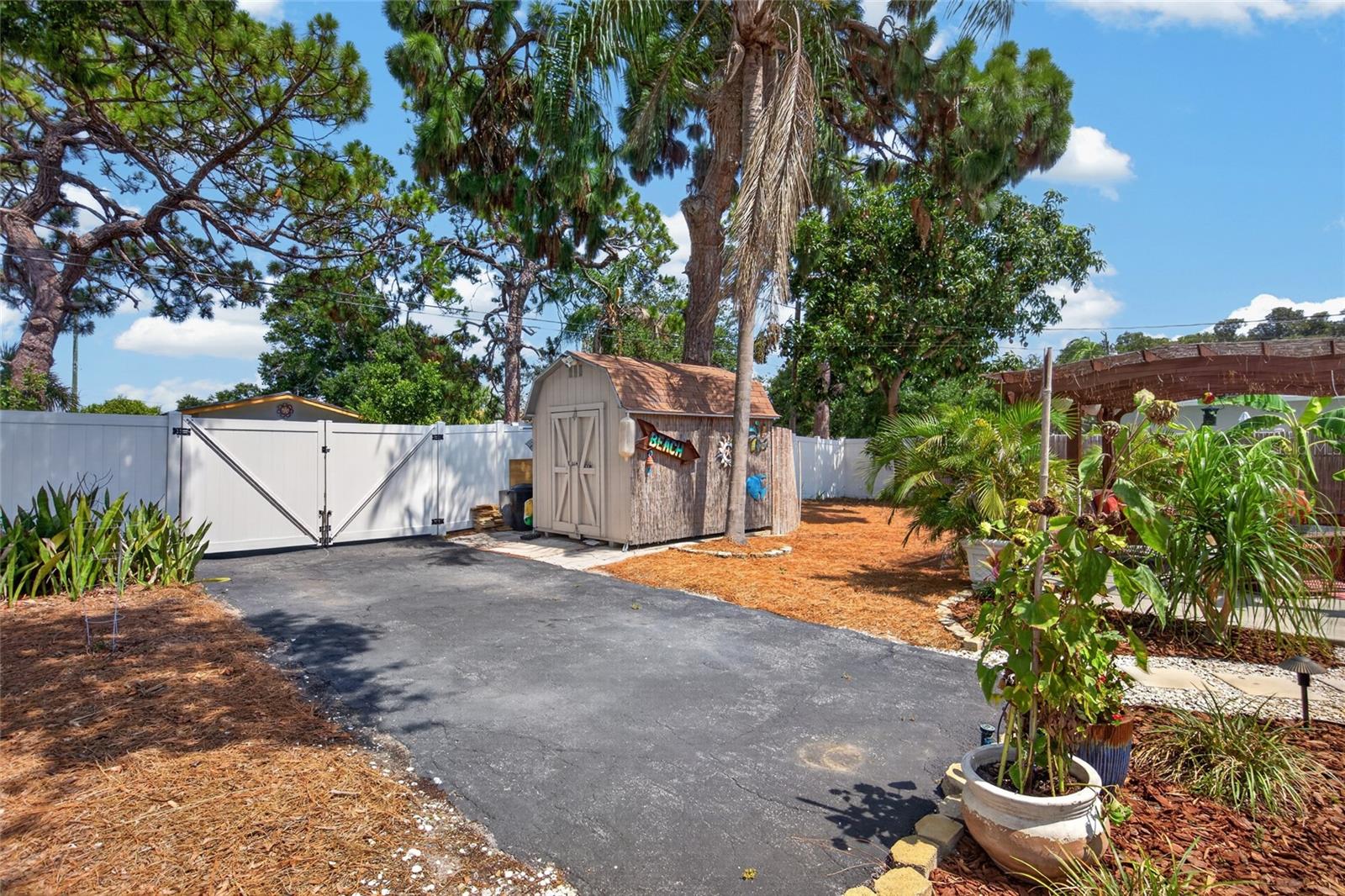 1420 GRAY ST S — photo 41