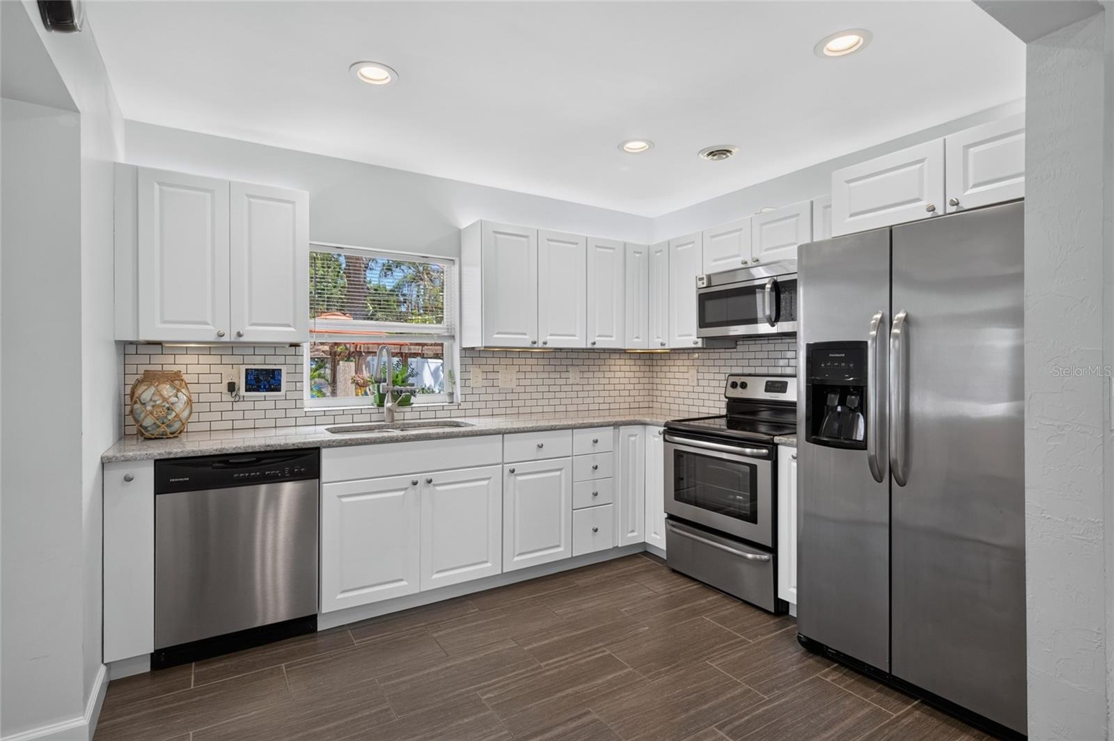 1420 GRAY ST S — photo 10